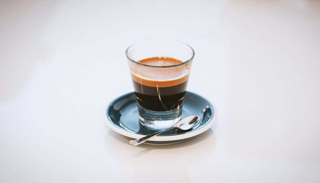 Understanding Espresso vs Americano for New Coffee Drinkers